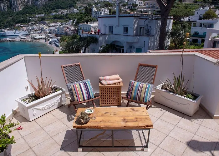 Couette-café Punta Vivara 4*