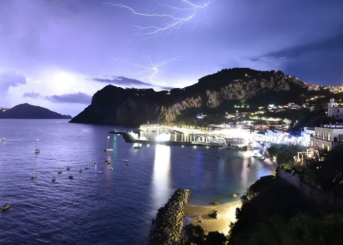 Punta Vivara Couette-café 4*