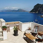 Punta Vivara Oda ve Kahvaltı 4*