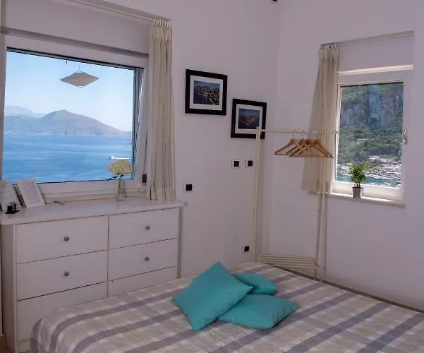 Punta Vivara Oda ve Kahvaltı Capri